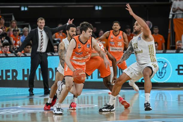 送源源不断 送源源不断